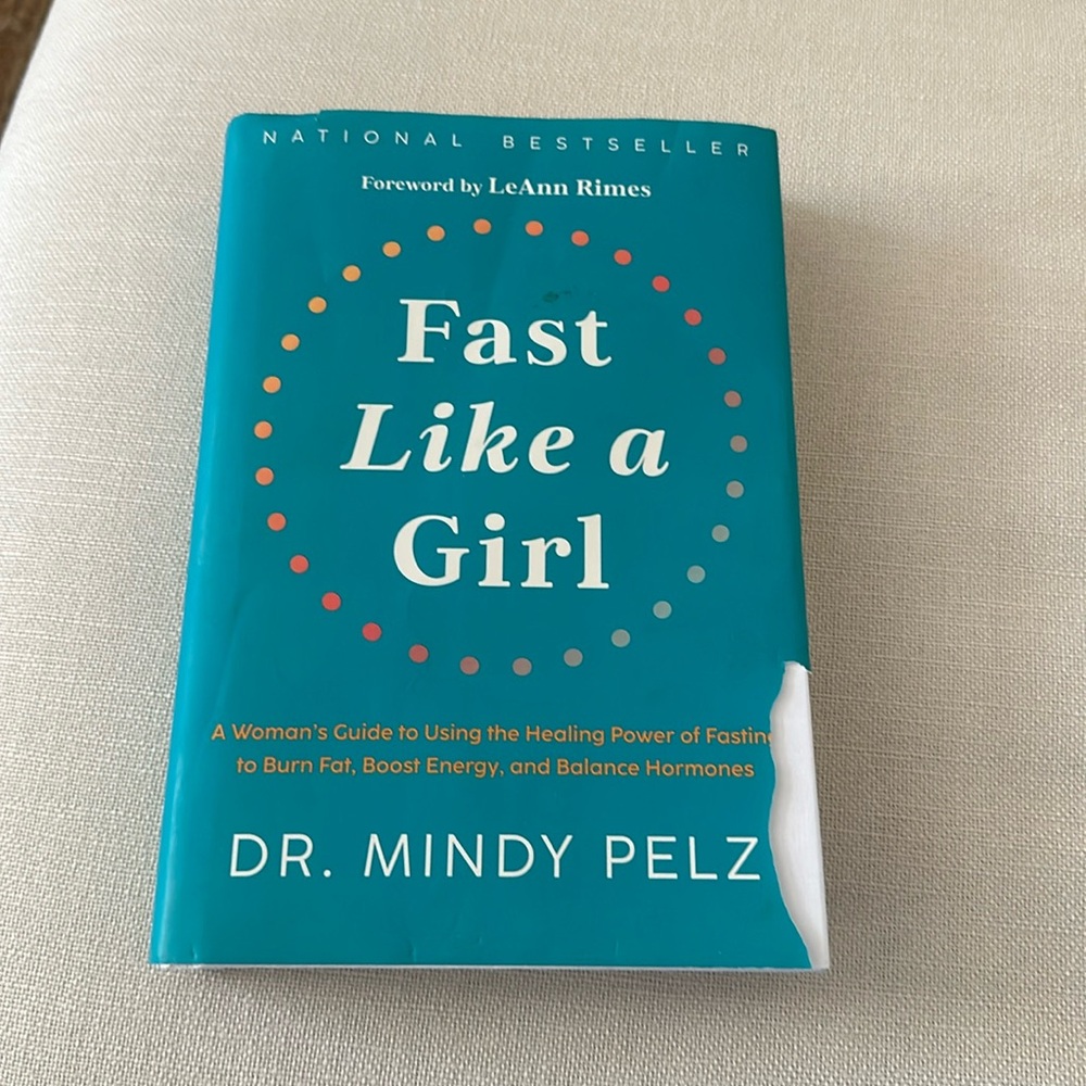 Fast like a girl book by Mindy Pelz
